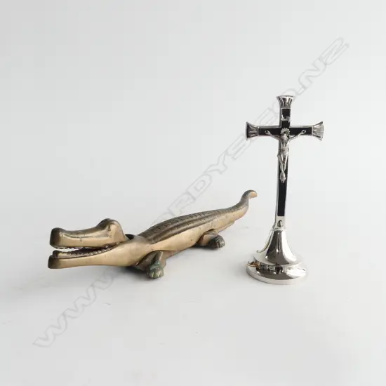 W. GERMAN METAL CRUCIFIX H.200mm + BRASS CROCODILE L.380mm