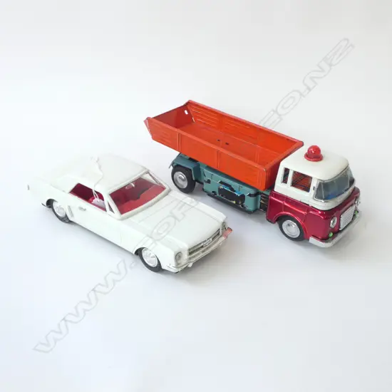 VINTAGE TIN PLATE DUMP TRUCK, & FRICTION DRIVE CAR, L.280MM-310MM