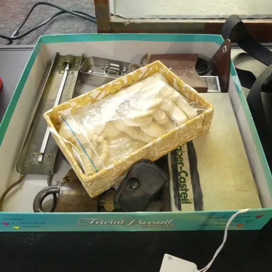 COLLECTION 10 VINTAGE COLLECTALES AA CAR BADGE H130MM ETC