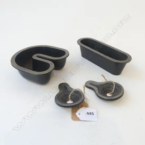 2 CAST METAL JAPANESE ASH TRAYS 