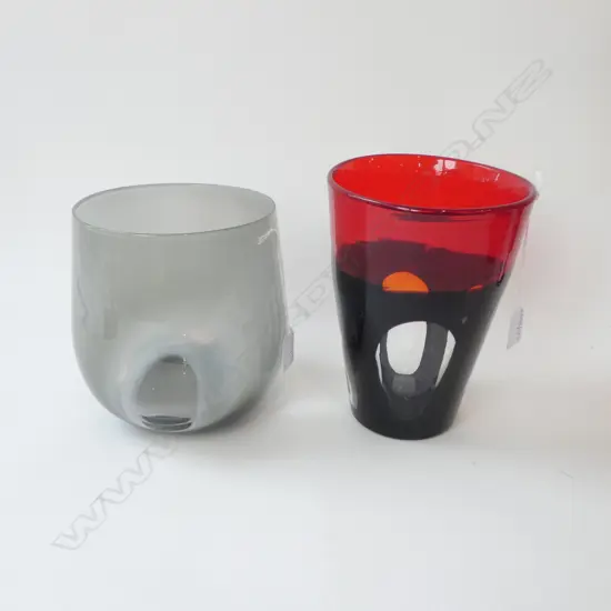 2 STUDIO GLASS VASES RED & BLACK H210MM & WHITE & BLACK H180MM