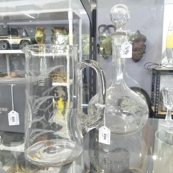 VICT LEAF ETCHED GLASS DECANTER H300MM & MATCHING WATER JUG H200MM