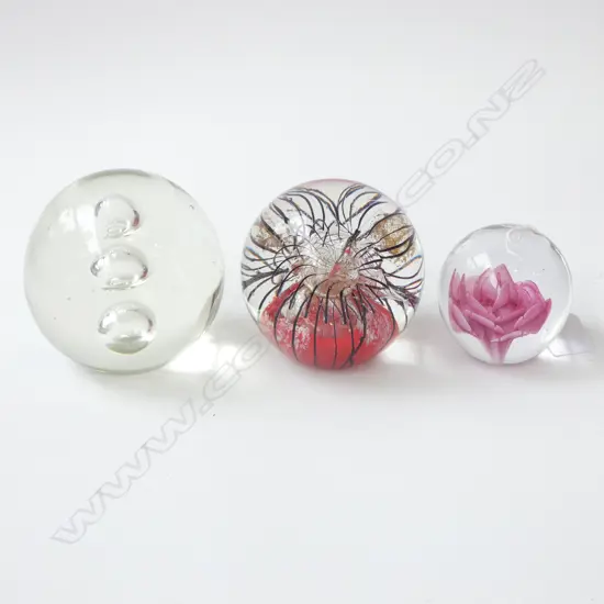 3 ART GLASS PAPERWEIGHTS; LARGEST H.110mm