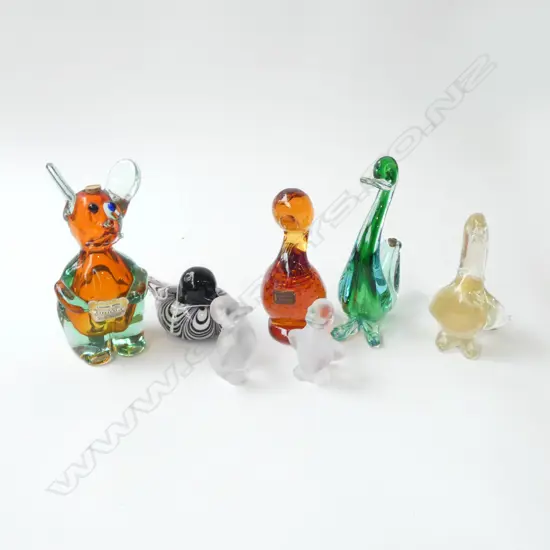 5 ART GLASS ANIMALS Incl. 2 DECANTERS (EMPTY) H.165mm + 2 SEVRES CRYSTAL DUCKS H.80mm