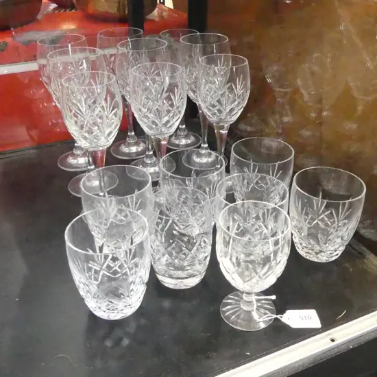 17 CRYSTAL GLASSES (5+4 WINE, 6 TUMBLERS, 2 OTHER)