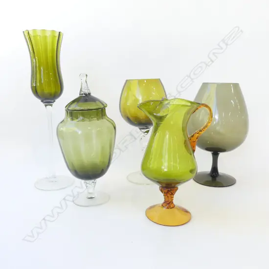 5 GREEN MURANO GLASSES H.450mm 1 w. small crack