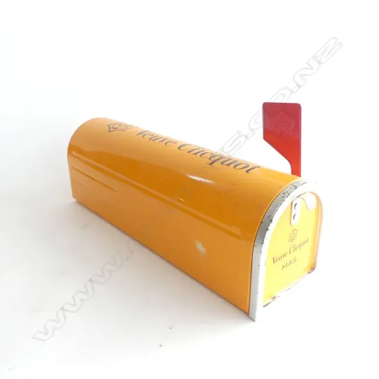 VEUVE CLICQUOT LETTER BOX L.345mm