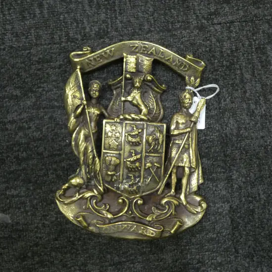 BRONZE 'NEW ZEALAND ONWARDS' COAT OF ARMS CREST H.225mm