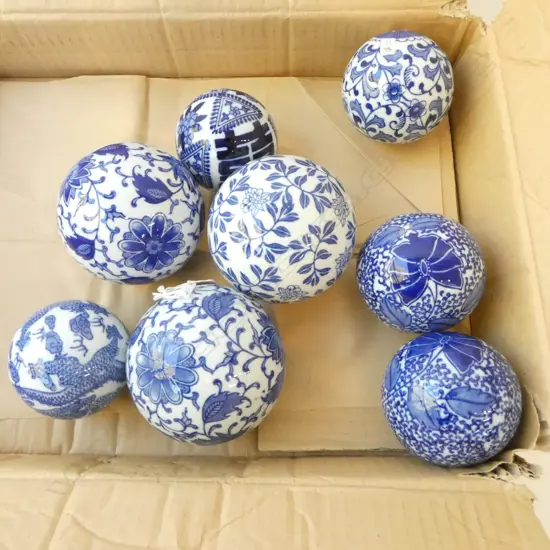 8 DECORATIVE B/W BALLS 100mm dia