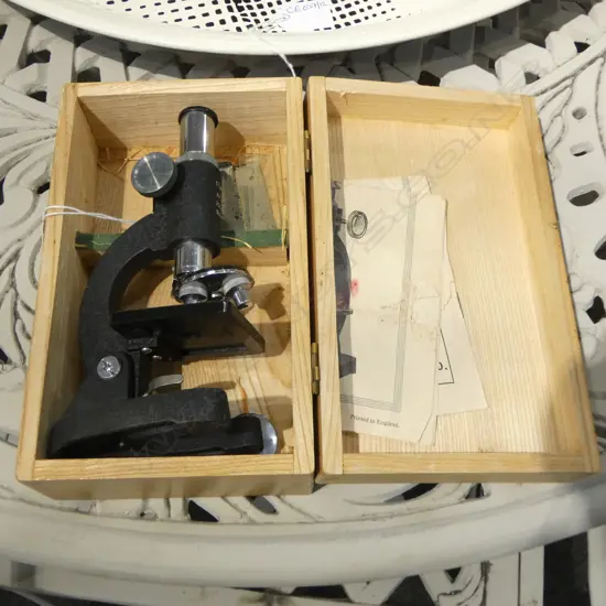 TOWA BOXED MICROSCOPE H.190mm