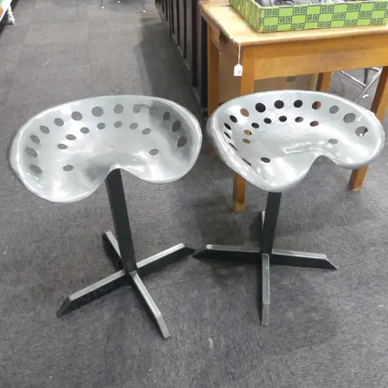 PR OF TRACTOR SEAT STOOLS H570MM