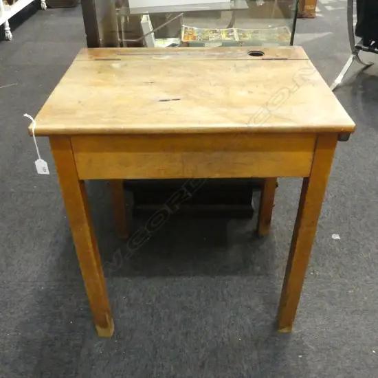 WOODEN SCHOOL DESK W.635mm