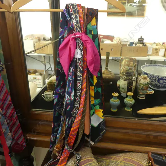 COLLECTION OF 20 SILK VINTAGE TIES ETC PIERRE CARDON ITALIAN ETC L140MM