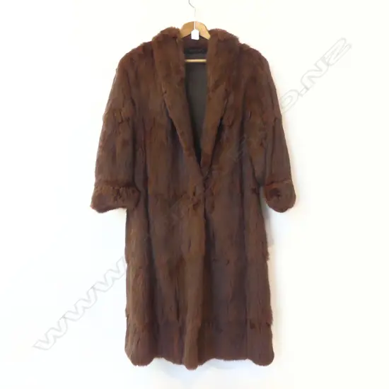 VINTAGE FUR JACKET IN VINTAGE FLORAL PROTECTOR 