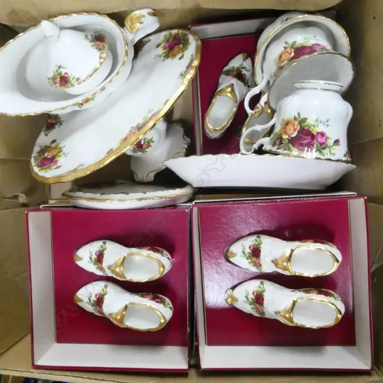 ASST. ROYAL ALBERT OLD COUNTRY ROSES; BOXED SHOE PRS ETC