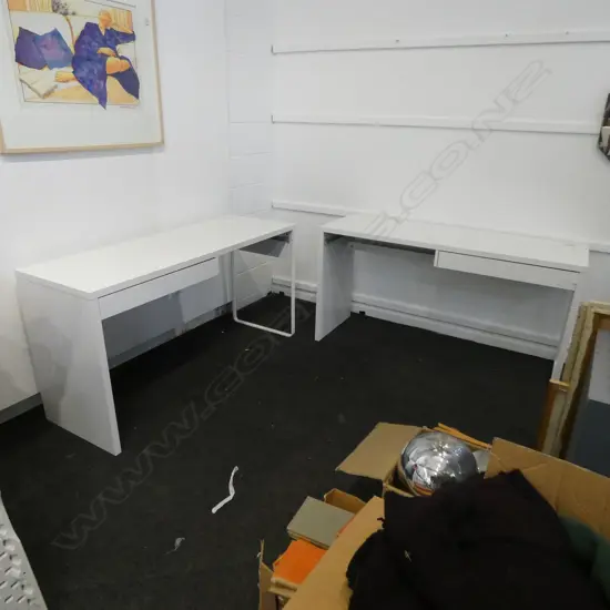 2 WHITE MODERN DESKS 1420x500x760mm