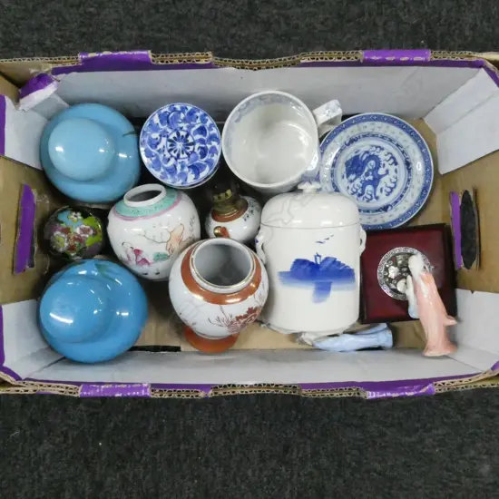 COLLECTION OF 15 ORIENTAL COLLECTABLES B/W CHINA ETC
