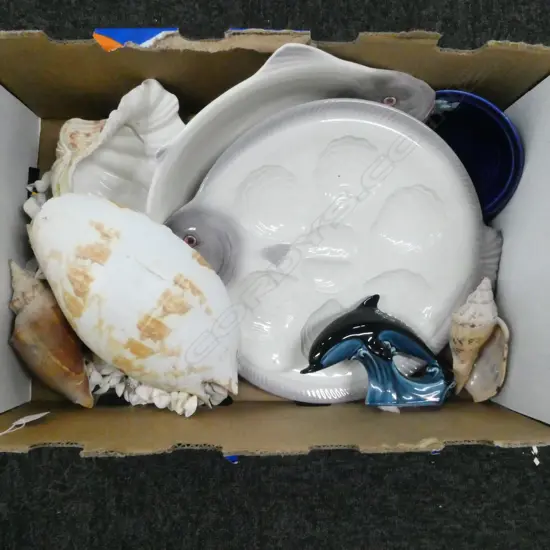 COLLECTION OF SEASHELLS & SEA RELATED CHINA