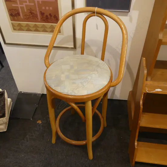 **RTV** BENTWOOD STOOL