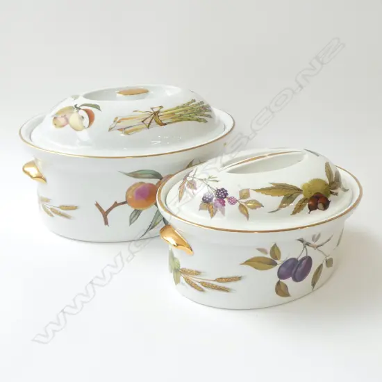 PR GRADUATED ROYAL WORCESTER 'EVESHAM' CASSEROLE DISHES W.