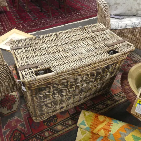 LARGE LIDDED BASKET 780x460x540mm