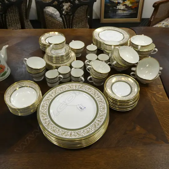8 PLACE MINTON 'ARAGON' DINNER SERVICE