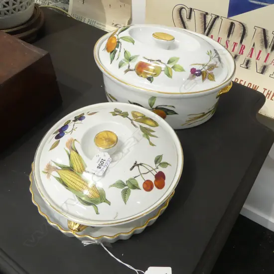 3 PCES ROYAL WORCESTER 'EVESHAM' DINNERWARE