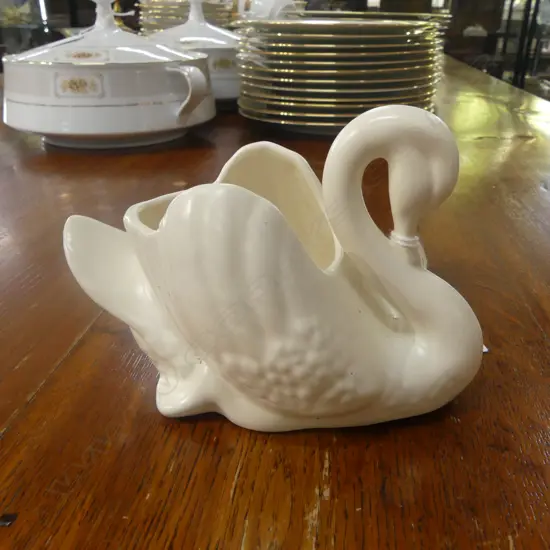 SMALL CROWN LYNN WHITE SWAN H.100mm