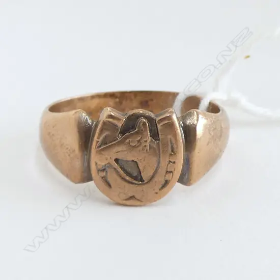 VINTAGE 9CT GOLD horse shoe/head SIGNET RING 5.35gms SIZE S
