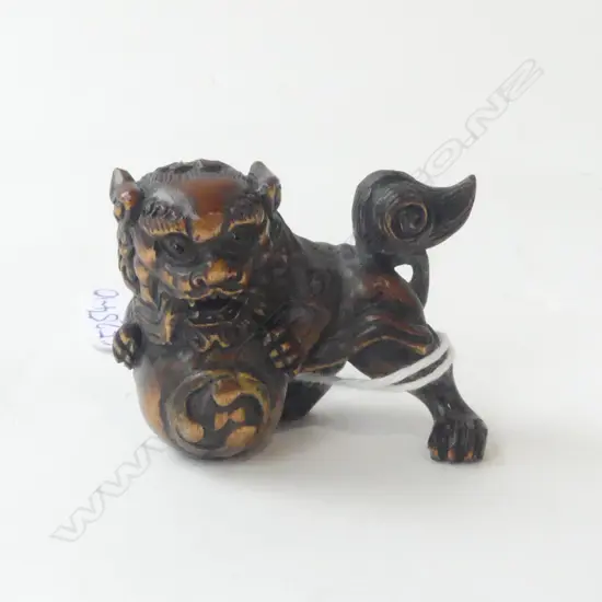 CARVED ROSEWOOD NETSUKE SHSHI TEMPLE DOG, SIGNED