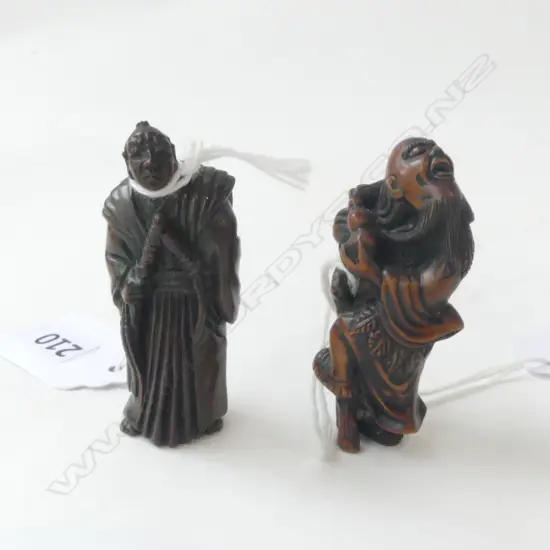 CARVED ROSEWOOD NETSUKE SENIN & SAMURAI, SIGNED