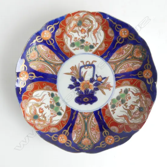 IMARI PLATE with blossom decoration to underside. Dia.210mm