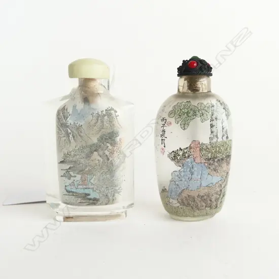 2 ORIENTAL GLASS SNUFF BOTTLES H.80mm