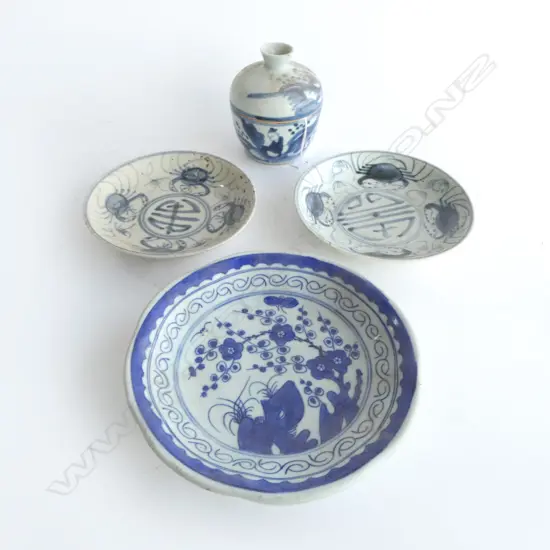 4 OLD CHINESE BLUE & WHITE painted porcelain PCES: 3 dishes (2 provincial w crabs minor largest Dia.205mm. + lidded bowl
