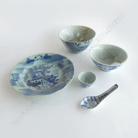 5 OLD PROVINCIAL CHINESE porcelain PCES: Plate Dia.230mm. 3 bowls + spoon. 