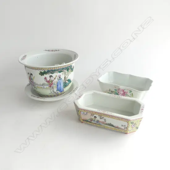 CHINESE JARDINIERE H.175mm, 235mm dia + 2 PLANTERS W.230mm