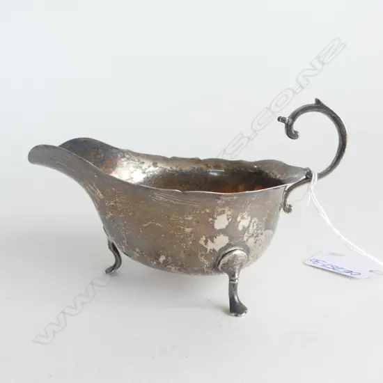 SILVER GRAVY BOAT Birmingham 1912 96gms