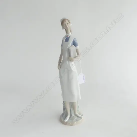 LLADRO FIGURE THE NURSE 370MM