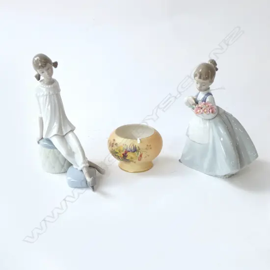 2 FIGURINES; NAO & LLADRO (ANKLE REPAIRED) H.190mm + ROYAL WORCESTER BOWL