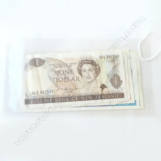5 NZ BANK NOTES