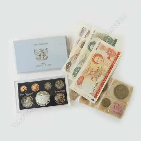 5 NZ DOLLAR NOTES: $1,2,5,10,20 + 1967, 1988 COIN SETS