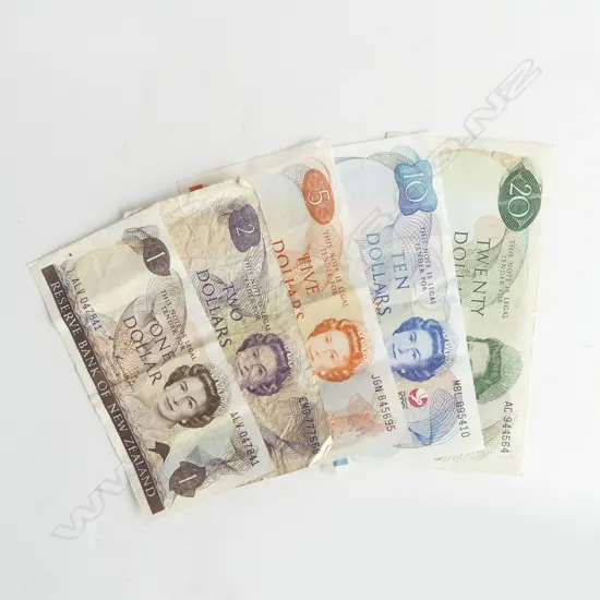 5 NZ BANK NOTES