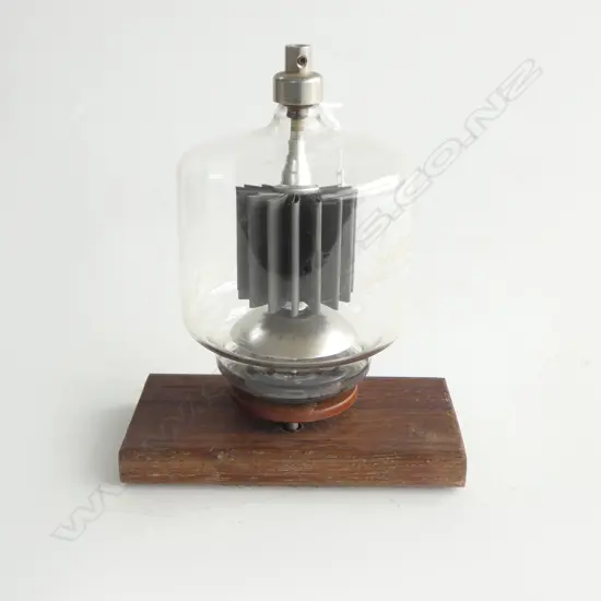 VINTAGE GLASS VACUM TUBE (POWER TUBE for radio transmitter)3-500Z made in USA