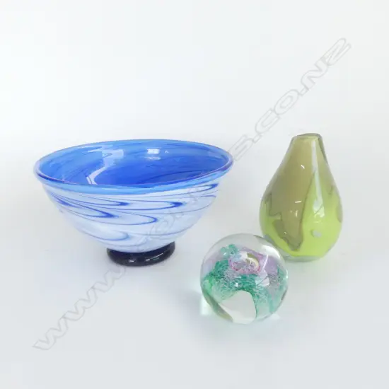 3 PCES ART GLASS; SIGNED BOWL 205mm dia, VASE, CAITHNESS 'BIG TOP' PAPERWEIGHT  
