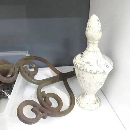 WHITE PAINTED SOLID METAL FINIAL H.245mm + WROUGHT IRON HEART H.350mm