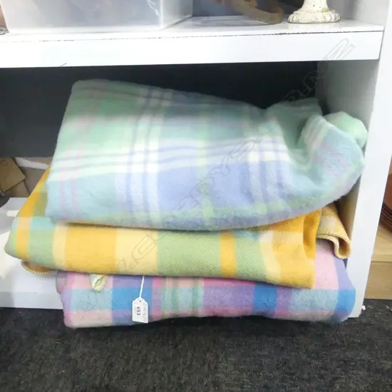 3 RETRO WOOL BLANKETS