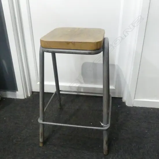 RUSTIC STOOL H.550mm