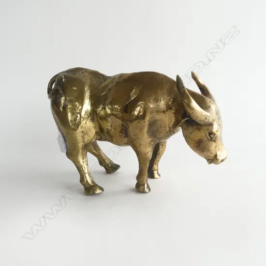 BRONZE HORNED BULL L.310mm ear chipped