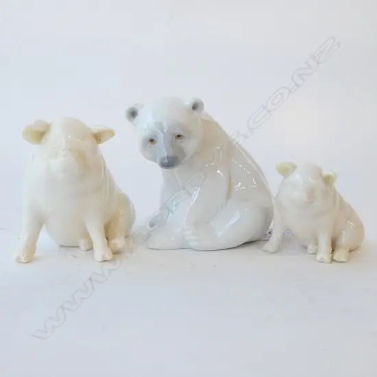 LLADR POLAR BEAR ORNAMENT H.80mm+ 2 BELLEEK PIGS