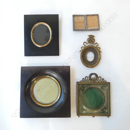 5 VINTAGE FRAMES 140x135mm